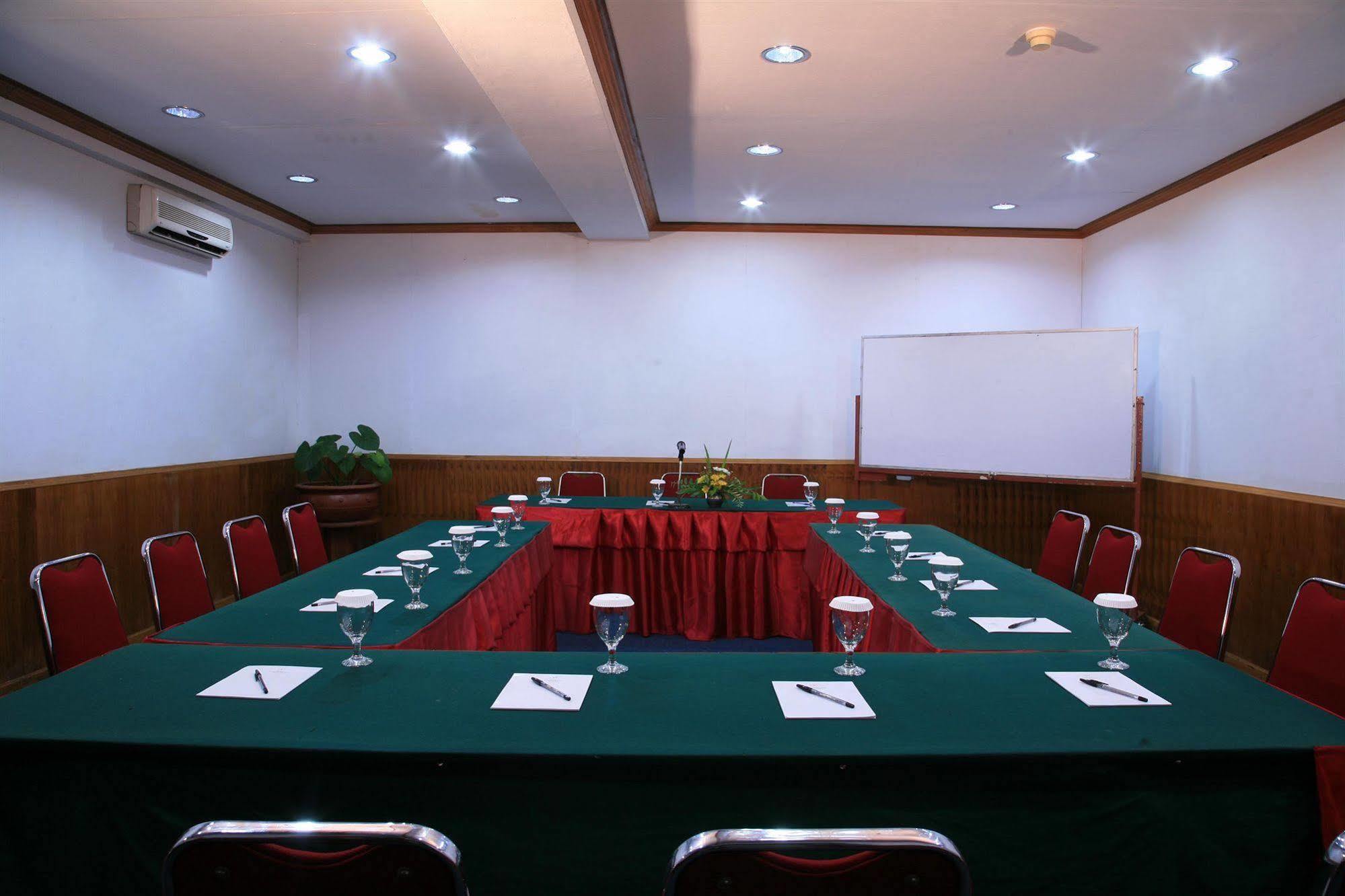 Sahid Kawanua Hotel Manado Ngoại thất bức ảnh